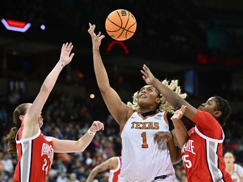 Texas center Lauren Ebo commits to transfer to Notre。